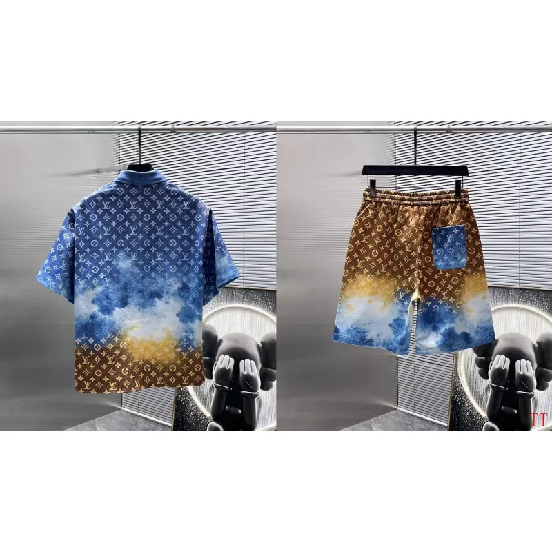 Louis Vuitton tracksuits for Louis Vuitton short tracksuits for men #A65801