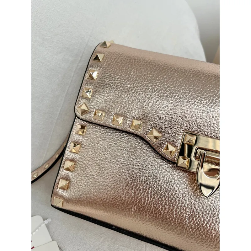 valentino Rockstud Metallic Leather Envelope Crossbody Bag 22.5×5×16cm #A65019