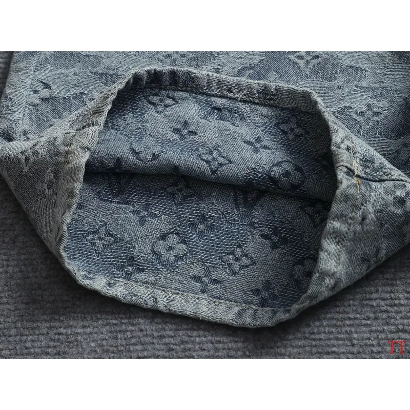 Louis Vuitton Pants for Louis Vuitton Short Pants for men #A64632