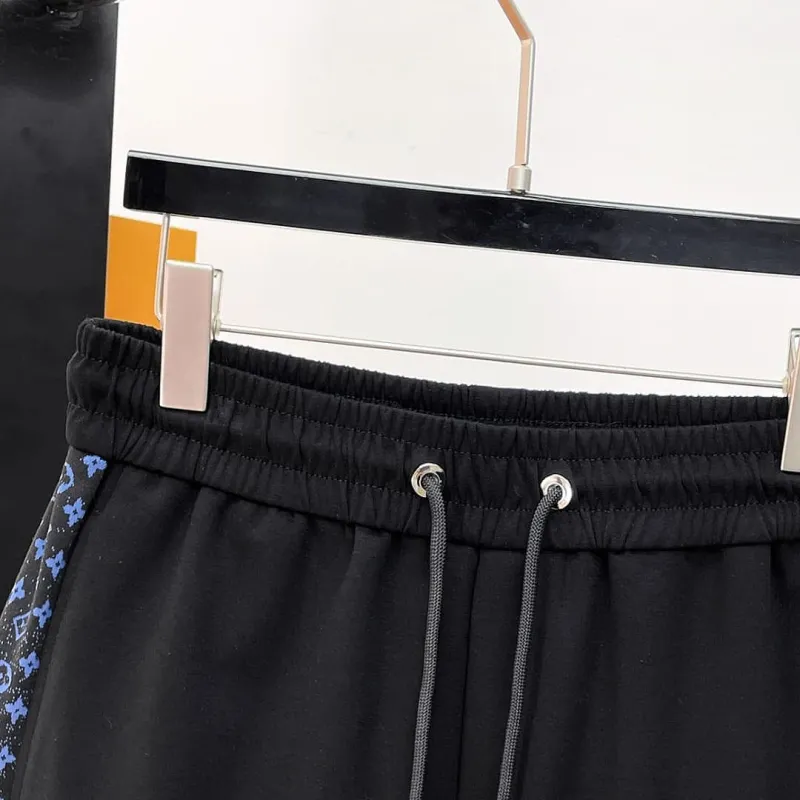 Louis Vuitton Pants for Louis Vuitton Short Pants for men #A65624