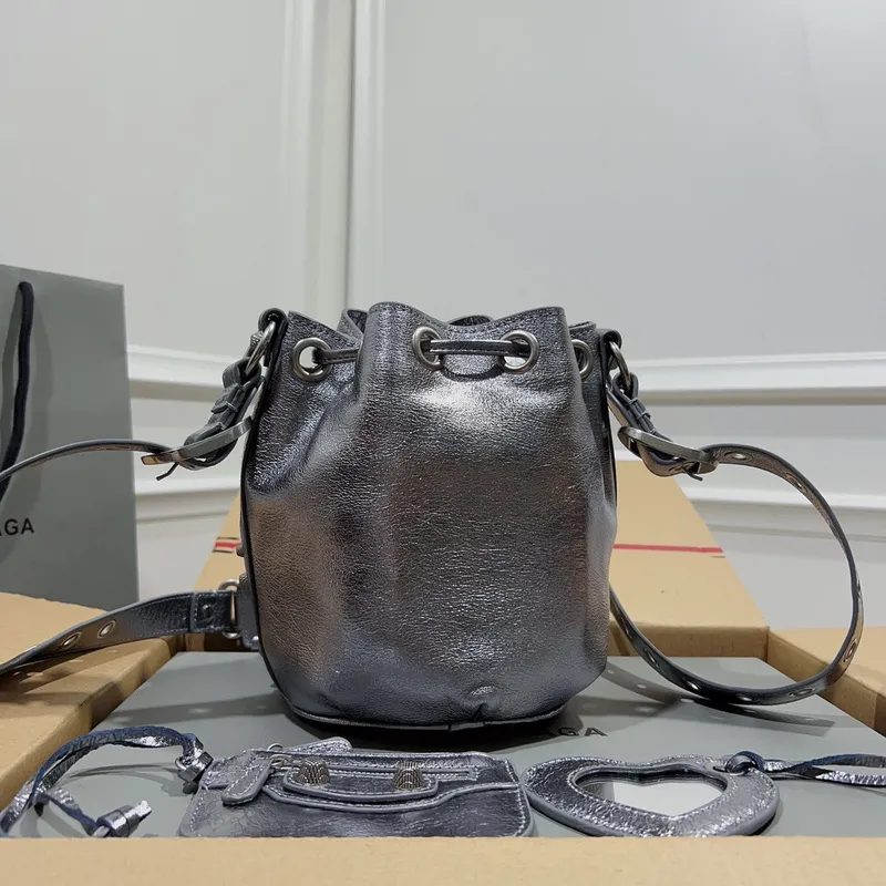Balenciaga Bucket Bag Metallic Leather Studded Details Edgy Urban Style size:15×17×19cm #A54207
