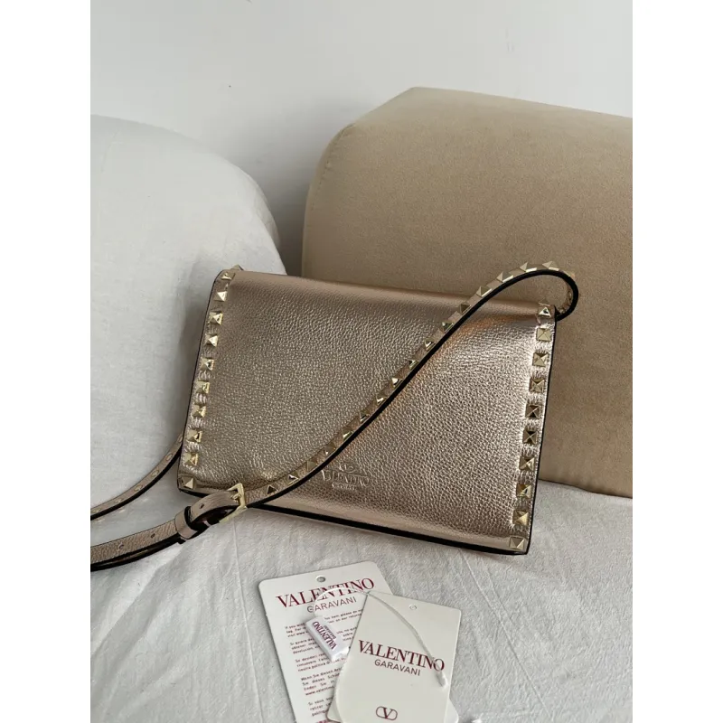 valentino Rockstud Metallic Leather Envelope Crossbody Bag 22.5×5×16cm #A65019