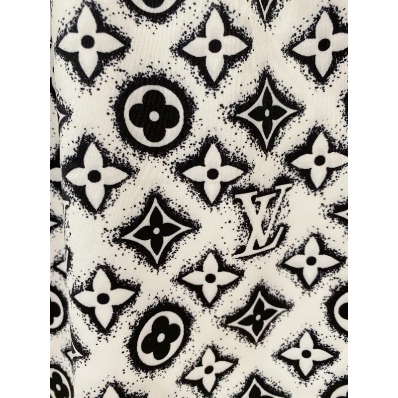 Louis Vuitton Pants for Louis Vuitton Short Pants for men #A64557