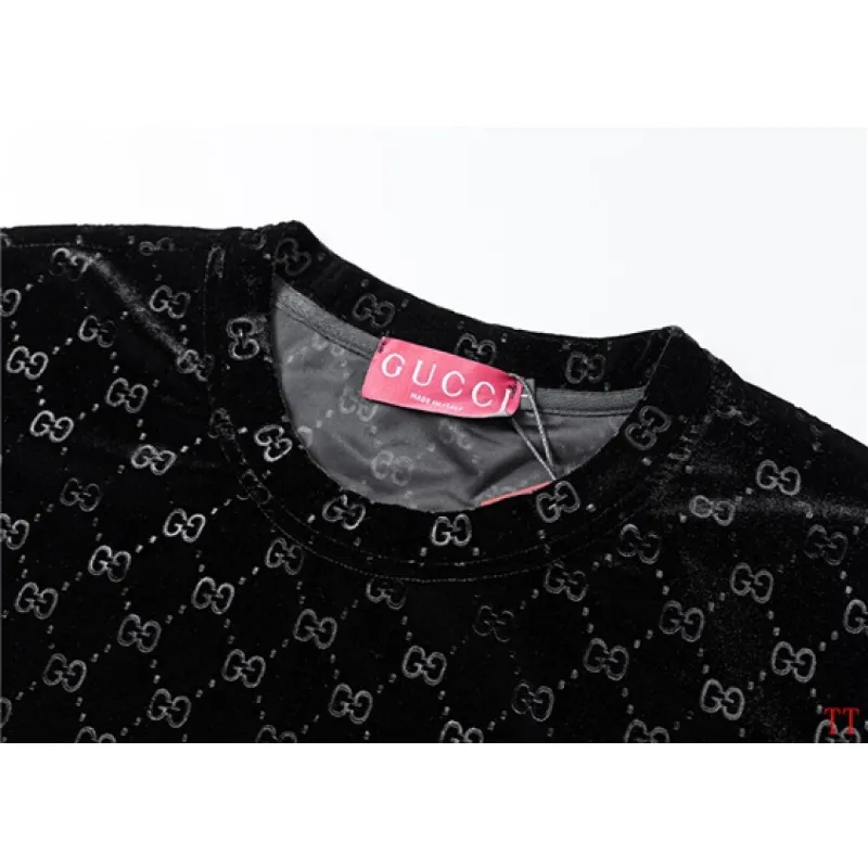 Gucci Tracksuits for Gucci short tracksuits for men #A65806