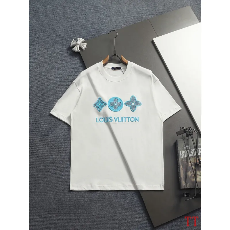 Louis Vuitton T-Shirts for AAAA Louis Vuitton T-Shirts #A65781