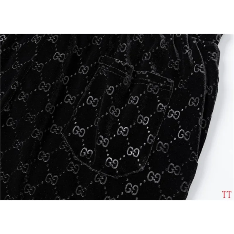 Gucci Tracksuits for Gucci short tracksuits for men #A65807
