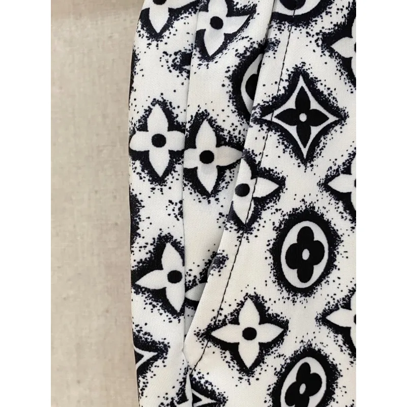 Louis Vuitton Pants for Louis Vuitton Short Pants for men #A64557