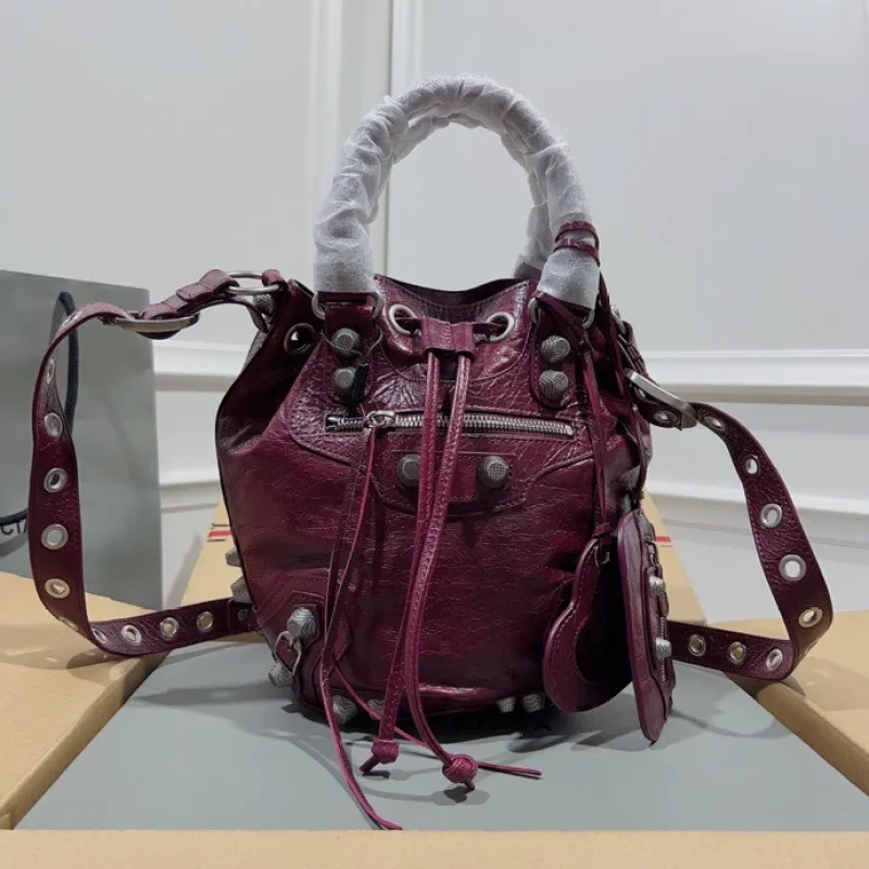 Balenciaga Bucket Bag Burgundy Leather Studded Edges A Bold Fashion Statement size:30×23×17cm #A54208