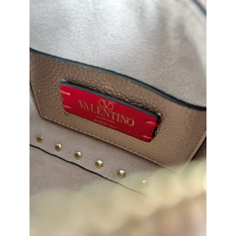 valentino Garavani Rockstud Metallic Leather Crossbody Bag 19×13×7cm #A65015