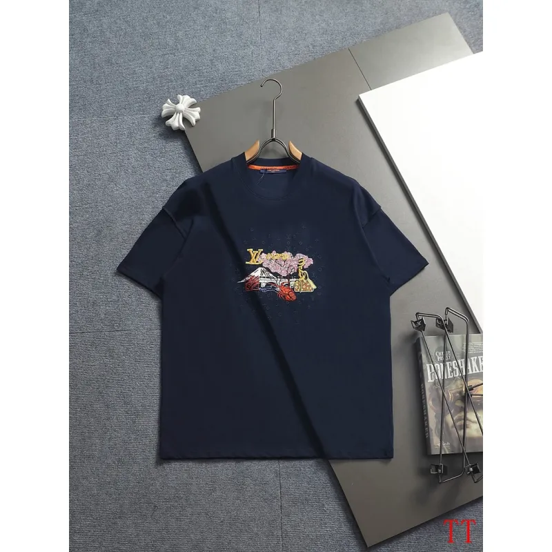 Louis Vuitton T-Shirts for AAAA Louis Vuitton T-Shirts #A65772