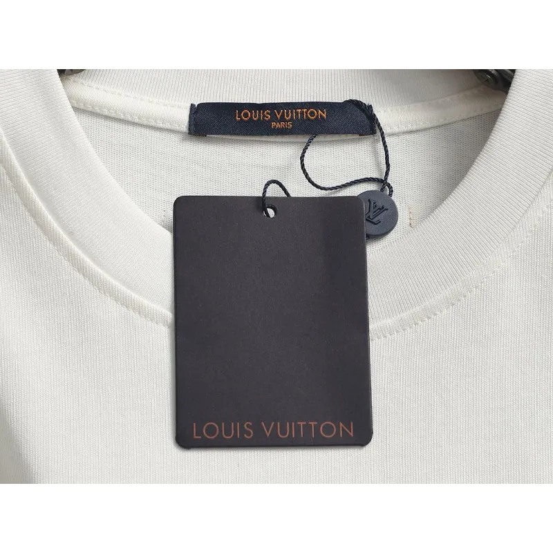 Louis Vuitton T-Shirts for AAAA Louis Vuitton T-Shirts #A65940