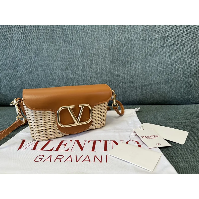 valentino Garavani VLogo Signature Wicker - Leather Crossbody Bags in Assorted Colors size:21×10×6cm #A53898 valentino Garavani VLogo Signature Wicker - Leather Crossbody Bags in Assorted Colors size:21×10×6cm #A53898