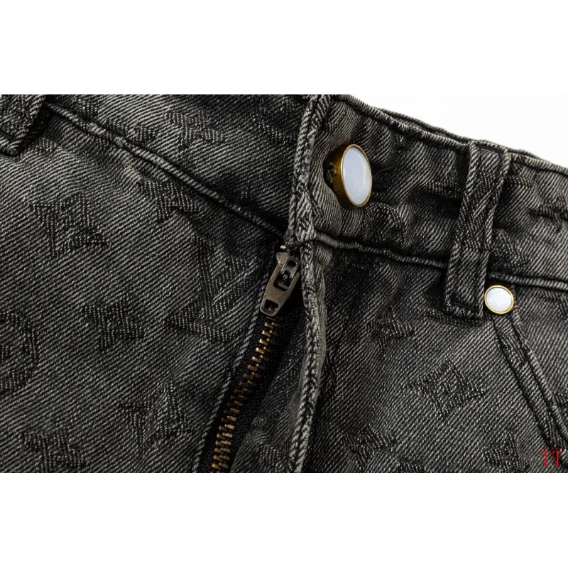 Louis Vuitton Pants for Louis Vuitton Short Pants for men #A64634